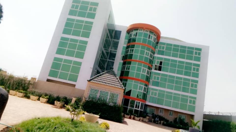 Hotel Univers 3 Aeroport Luxe Niamey Exteriör bild