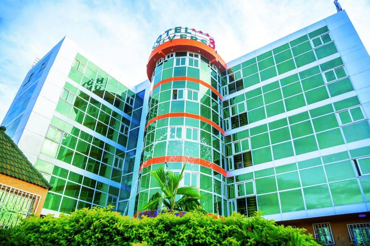 Hotel Univers 3 Aeroport Luxe Niamey Exteriör bild