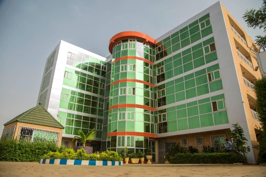 Hotel Univers 3 Aeroport Luxe Niamey Exteriör bild