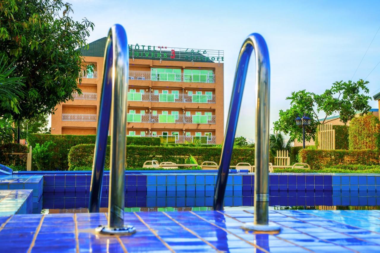 Hotel Univers 3 Aeroport Luxe Niamey Exteriör bild